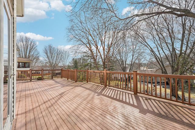 5669 Oak View Court, Savage, MN 55378