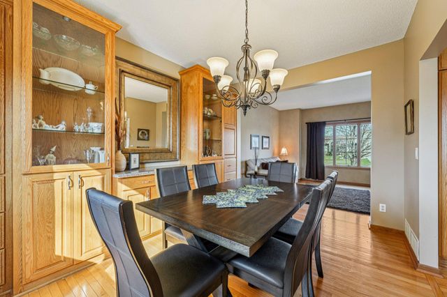 5669 Oak View Court, Savage, MN 55378