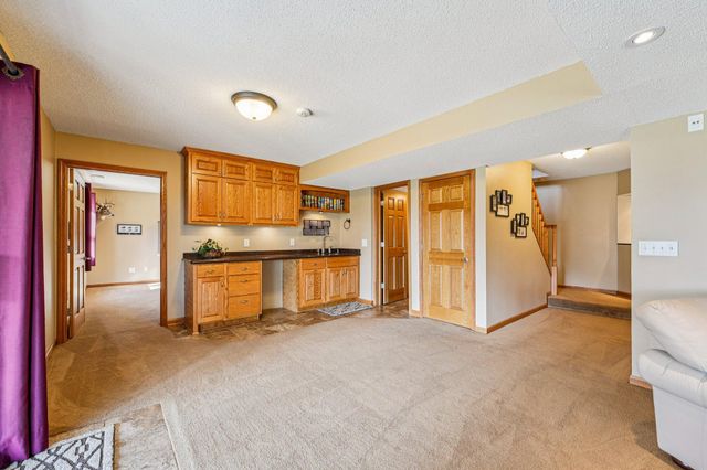 5669 Oak View Court, Savage, MN 55378