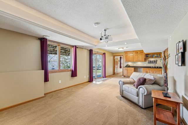 5669 Oak View Court, Savage, MN 55378