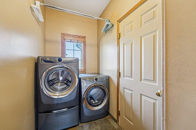 5669 Oak View Court, Savage, MN 55378