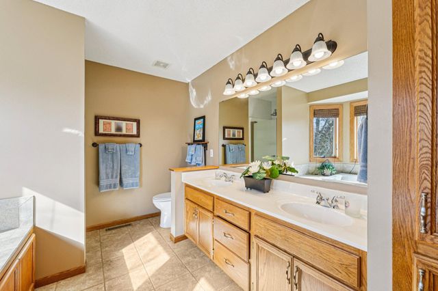 5669 Oak View Court, Savage, MN 55378