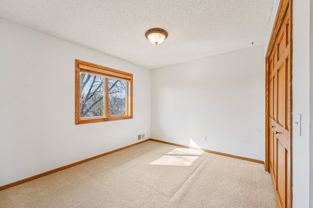 5669 Oak View Court, Savage, MN 55378