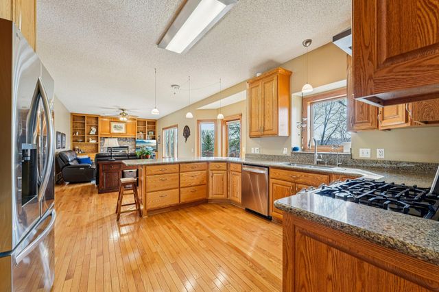 5669 Oak View Court, Savage, MN 55378