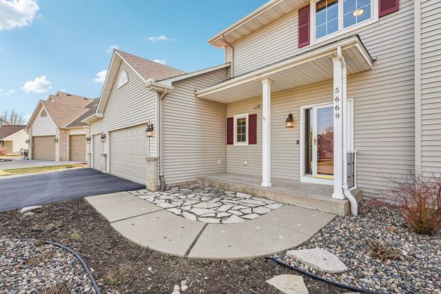 5669 Oak View Court, Savage, MN 55378