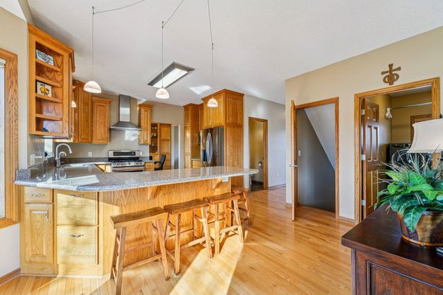 5669 Oak View Court, Savage, MN 55378