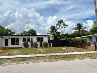 3421 NW 177th Ter 1, Miami Gardens, FL 33056