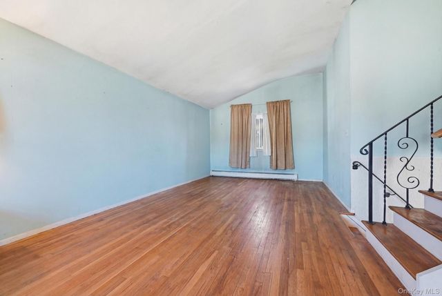 43 Village Lane, Hauppauge, NY 11788