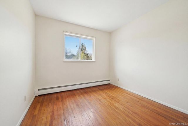 43 Village Lane, Hauppauge, NY 11788