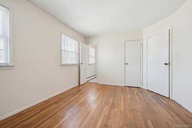 43 Village Lane, Hauppauge, NY 11788