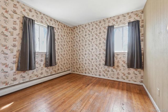 43 Village Lane, Hauppauge, NY 11788