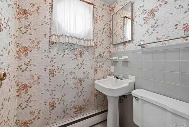 43 Village Lane, Hauppauge, NY 11788