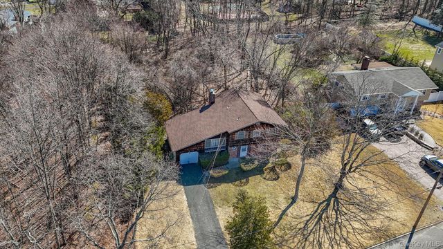 43 Village Lane, Hauppauge, NY 11788