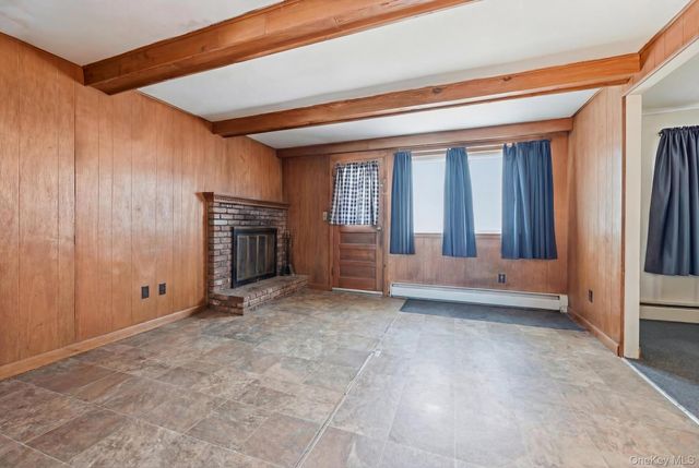 43 Village Lane, Hauppauge, NY 11788