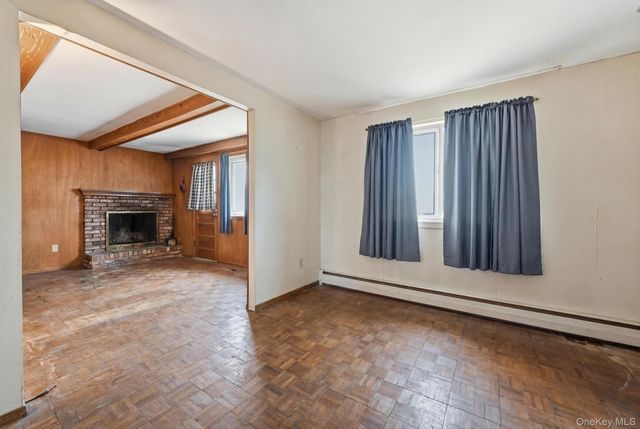 43 Village Lane, Hauppauge, NY 11788