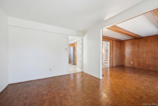 43 Village Lane, Hauppauge, NY 11788