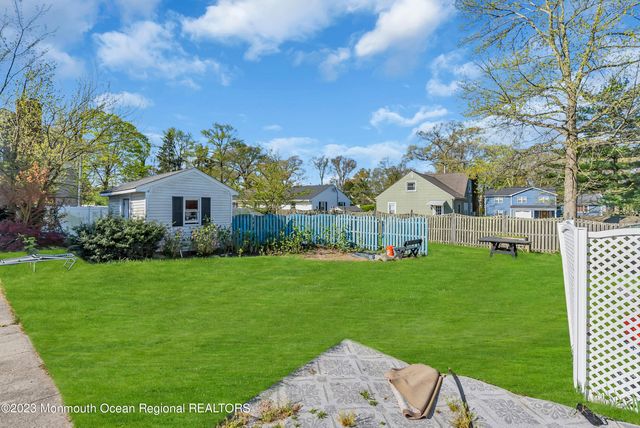 140 Idlewood Avenue, Oakhurst, NJ 07755