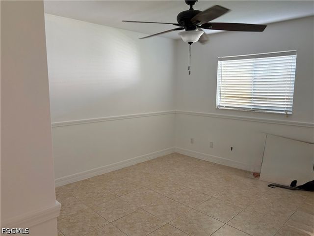 618 SE 18th ST, Cape Coral, FL 33990