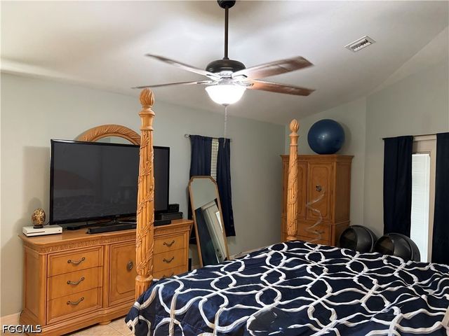 618 SE 18th ST, Cape Coral, FL 33990