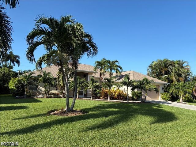 618 SE 18th ST, Cape Coral, FL 33990