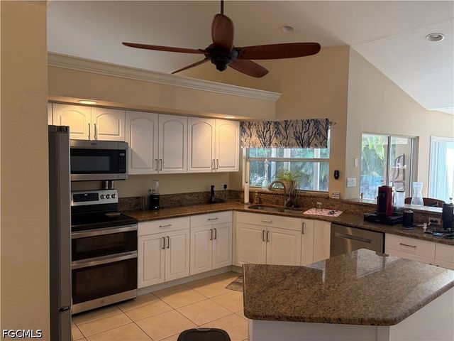 618 SE 18th ST, Cape Coral, FL 33990