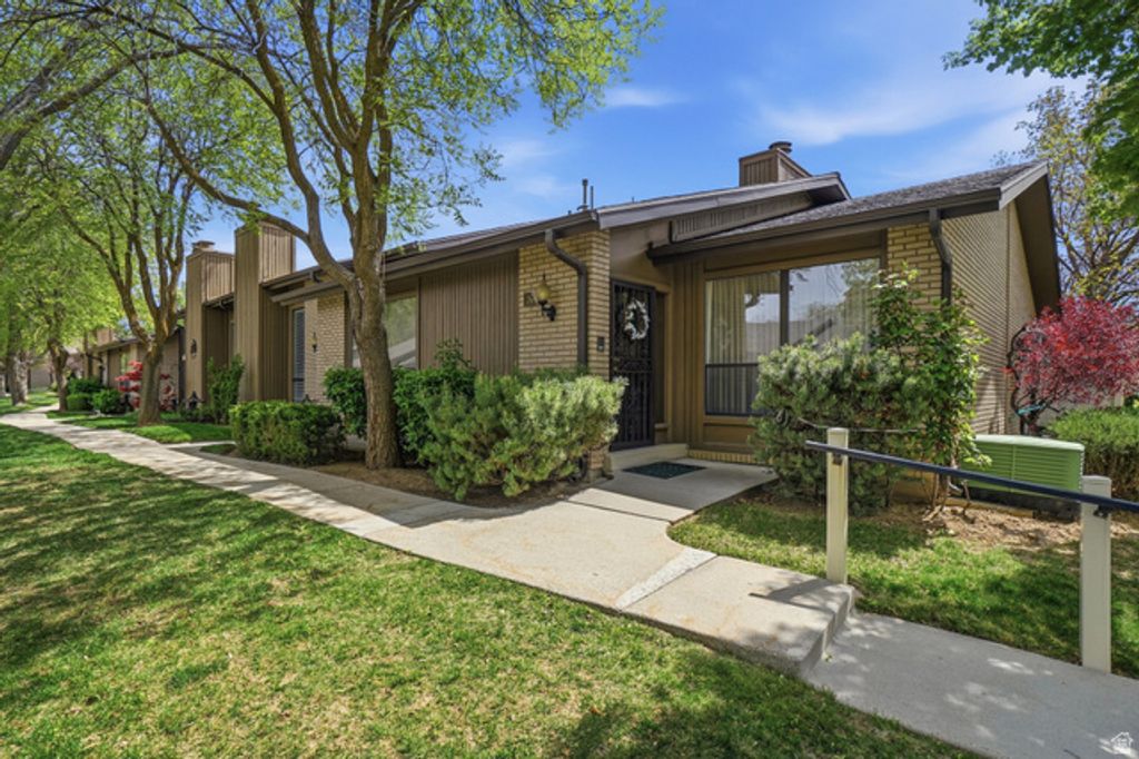 Image 2 of property listing at 1681 E 6550 S, Murray, UT 84121