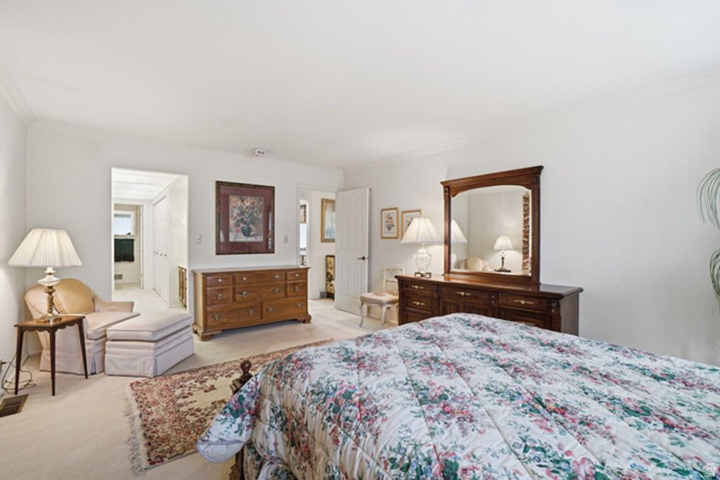 Image 13 of property listing at 1681 E 6550 S, Murray, UT 84121