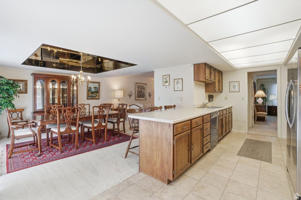 Image 9 of property listing at 1681 E 6550 S, Murray, UT 84121