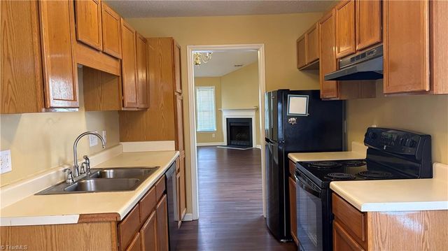 25 Treeble Court, Greensboro, NC 27406