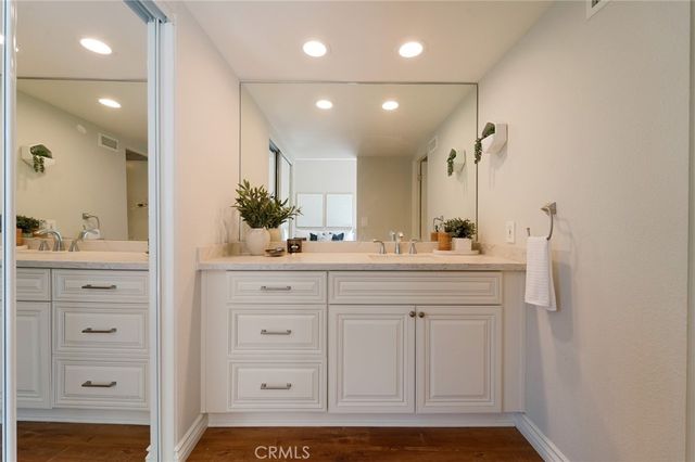 13925 Riverside Drive, Sherman Oaks, CA 91423