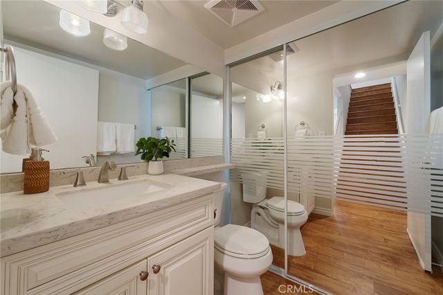 13925 Riverside Drive, Sherman Oaks, CA 91423