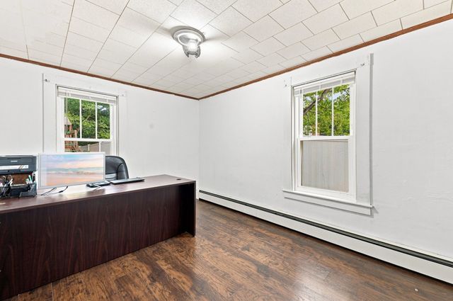 30 Prospect St, Pepperell, MA 01463