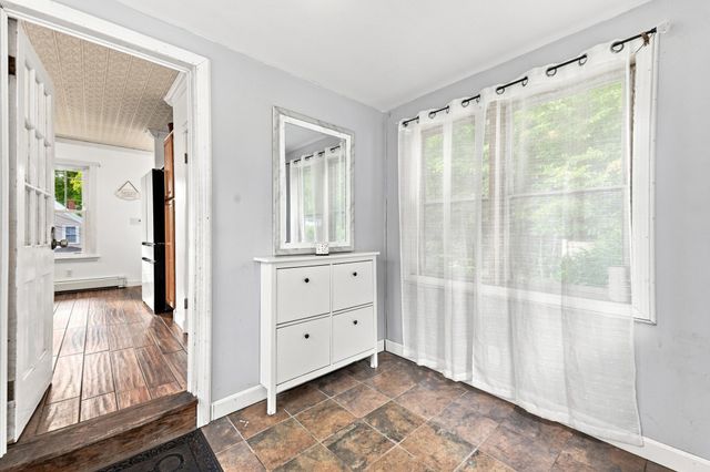 30 Prospect St, Pepperell, MA 01463