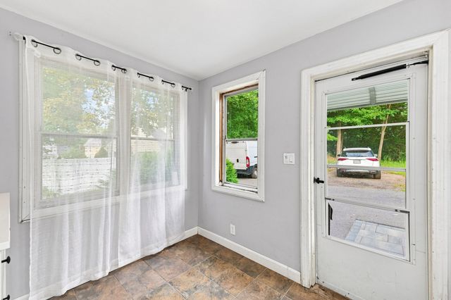 30 Prospect St, Pepperell, MA 01463