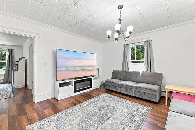 30 Prospect St, Pepperell, MA 01463