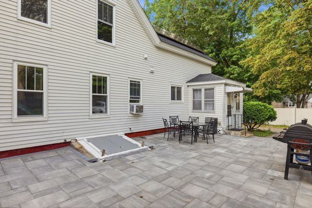 30 Prospect St, Pepperell, MA 01463