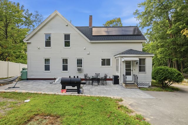 30 Prospect St, Pepperell, MA 01463