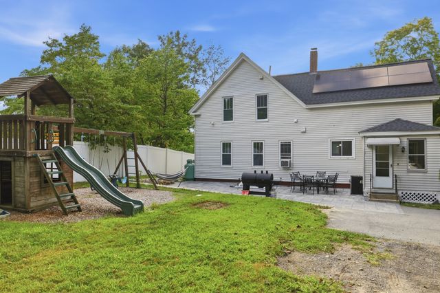 30 Prospect St, Pepperell, MA 01463