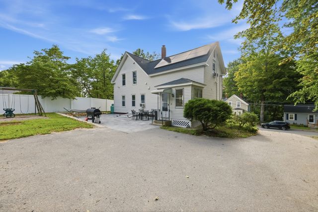 30 Prospect St, Pepperell, MA 01463