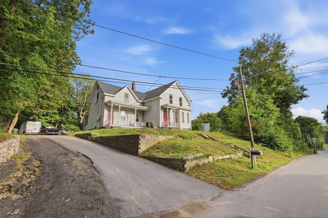 30 Prospect St, Pepperell, MA 01463