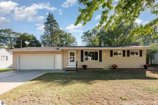 320 W Grand Avenue, Mt Pleasant, MI 48858