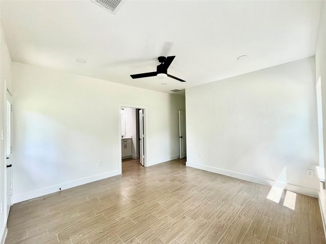 5710 Delmack Street B, Houston, TX 77032