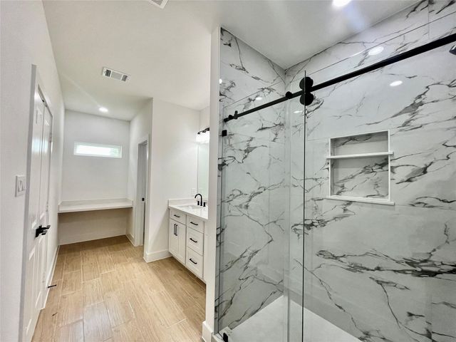 5710 Delmack Street B, Houston, TX 77032