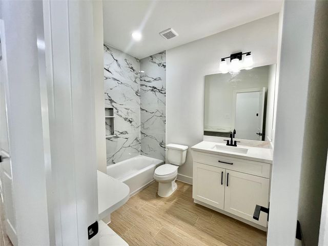 5710 Delmack Street B, Houston, TX 77032