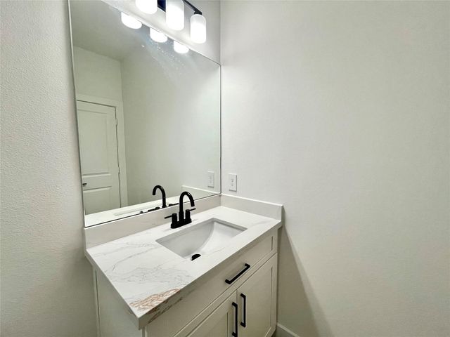 5710 Delmack Street B, Houston, TX 77032