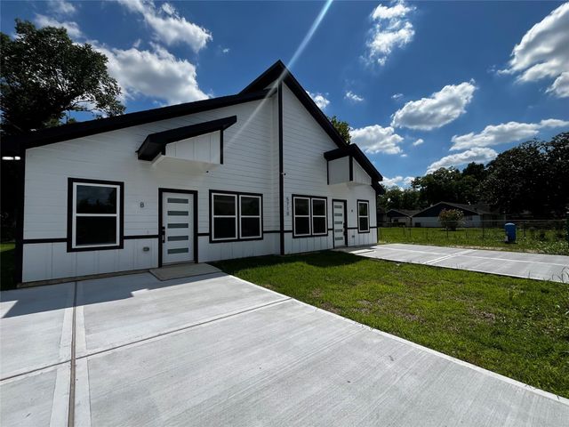 5710 Delmack Street B, Houston, TX 77032