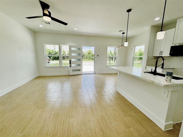 5710 Delmack Street B, Houston, TX 77032