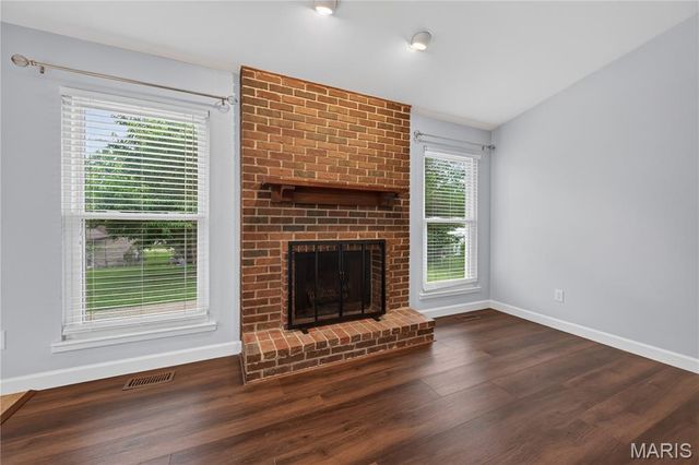 3036 Country Knoll Drive, St Charles, MO 63303