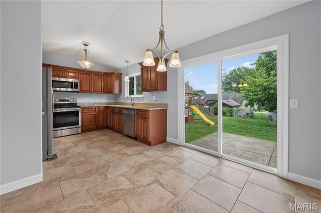 3036 Country Knoll Drive, St Charles, MO 63303