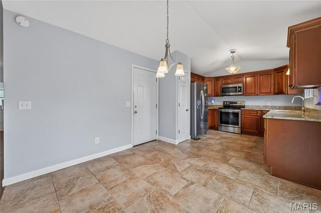 3036 Country Knoll Drive, St Charles, MO 63303
